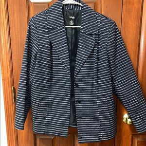 Rafaella Woman’s Navy and White Polka Dot Blazer with pockets